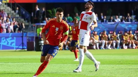 Alvaro Morata celebra el primer gol de Espa&ntilde;a ante Croacia (foto: Agencias)