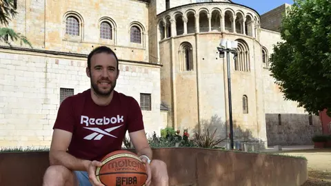 Bernat Canut renueva como entrenador del Hozono Global Jairis