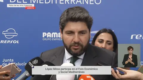 Fernando L&oacute;pez Miras, presidente de la Regi&oacute;n  de Murcia, antes de entrar al Foro Mediterr&aacute;neo en Valencia (foto: La 7)