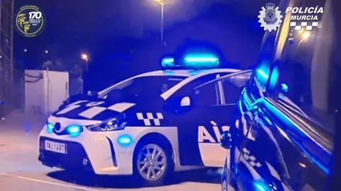 Imagen de un coche patrulla de la Polic&iacute;a Local de Murcia