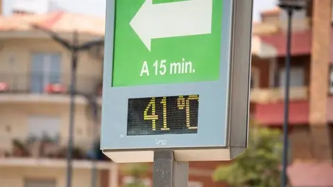 Foto de archivo de un term&oacute;metro que marca 41&ordm;C (foto: EP)