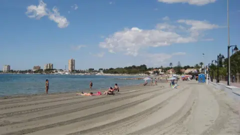 Playa de La Puntica, en Lo Pag&aacute;n