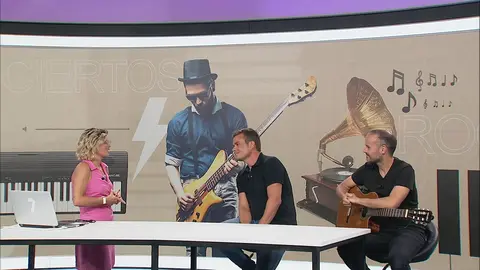 El grupo '500 noches' durante la entrevista en 7 Noticias (foto: la 7)