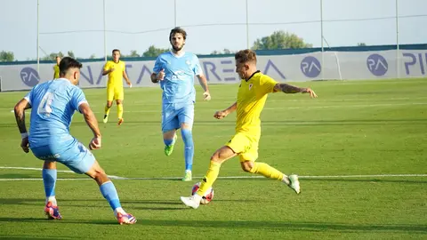 Ocasi&oacute;n de Loren Bur&oacute;n en el choque entre el Real Murcia y el Ibiza en Pinatar Arena (foto: Real Murcia)