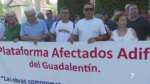 Protestas de la Plataforma de Afectados por las Obras del AVE de Lorca (foto: La 7)