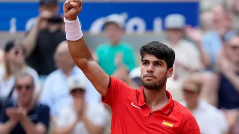 Carlos Alcaraz pasa a semifinales de los Juegos Ol&iacute;mpicos (foto: Agencias)