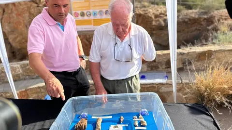 Algunas muestras de los hallazgos en La Sima de las Palomas