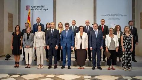 El nuevo Gobierno catal&aacute;n tras la toma de posesi&oacute;n de los nuevos consejeros (foto: EP)