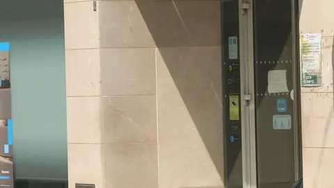 Oficina bancaria (foto: La 7)