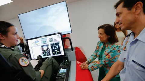 Margarita Robles visita la Base A&eacute;rea de Alcantarilla (foto: EP)