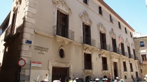 Edificio de la Confederaci&oacute;n Hidrogr&aacute;fica del Segura situado en Murcia (CHS)
