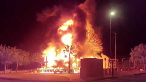 Incendio en un parque infantil de Jumilla