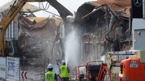 Demolici&oacute;n de una de las discotecas de Atalayas (foto: EP)