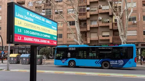 Autob&uacute;s en Cartagena (foto: EP)
