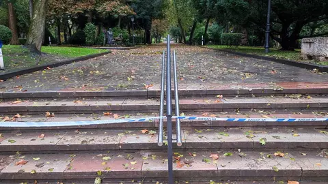 Parque de San Francisco, en Oviedo, a causa de la borrasca 'Kirk' (foto: EP)
