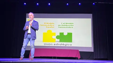 El consejero de Hefame y secretario de su Fundaci&oacute;n, Carlos Fern&aacute;ndez, participa como ponente en el XX Congreso de Estudiantes de Farmacia de Alicante (foto: EP)