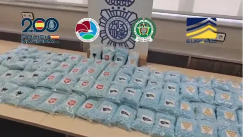 Pastillas incautadas en Barajas (foto: PN)