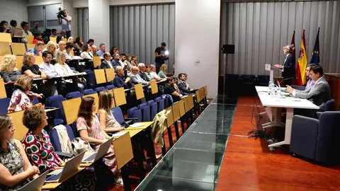 El consejero de Econom&iacute;a, Hacienda, Fondos Europeos y Transformaci&oacute;n Digital, Luis Alberto Mar&iacute;n, inaugura el encuentro de trabajo con los ayuntamientos sobre la gesti&oacute;n de los fondos Next Generation (foto: CARM)