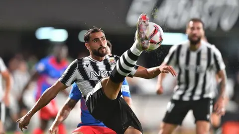 Lance del encuentro entre el FC Cartagena y el Elche que ha acabado con empate de 0-0 (foto: La 7)