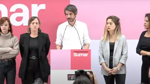Sumar durante la rueda de prensa para dar explicaciones sobre el 'caso &Iacute;&ntilde;igo Errej&oacute;n' (foto: Sumar)