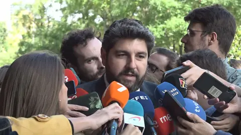 El presidente de la Regi&oacute;n de Murcia, Fernando L&oacute;pez Miras,  antes de participar en el Comit&eacute; Ejecutivo Nacional del Partido Popular (foto: La 7)