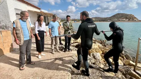 Extracci&oacute;n del barco fenicio en Mazarr&oacute;n