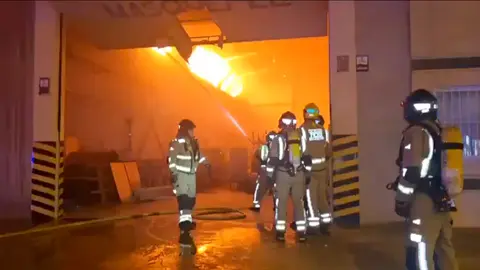 Bomberos dan por controlado el incendio en 'La Serreta' (foto: 1-1-2)