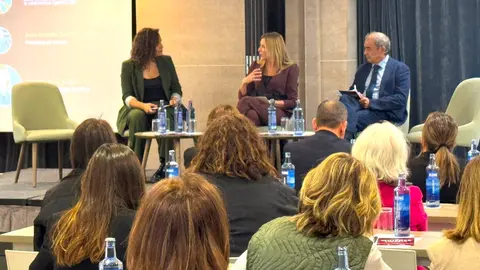 La consejera de Empresa, Empleo y Econom&iacute;a Social, Marisa L&oacute;pez Arag&oacute;n, inaugura la jornada 'Mujeres L&iacute;deres', organizada por Ucomur (foto: Regi&oacute;n de Murcia)