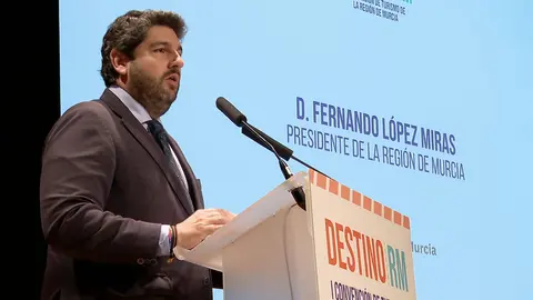 Fernando L&oacute;pez Miras, durante el acto (foto: La 7)