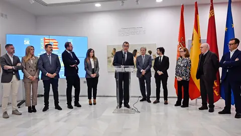 El alcalde de Murcia, Jos&eacute; Ballesta, presenta la marcha 'Mu&eacute;vete x Valencia' para ayudar a los damnificados de la DANA - AYUNTAMIENTO DE MURCIA