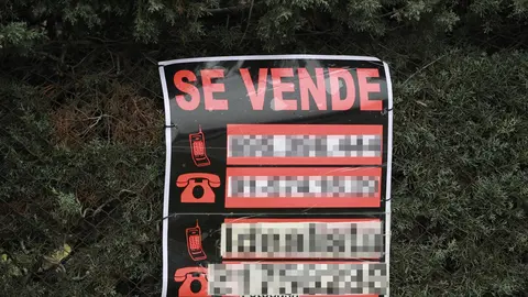 Cartel de viviendas en venta