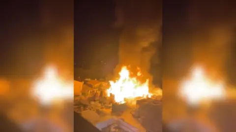 Incendio en una f&aacute;brica de pal&eacute;s de Puente Tocinos