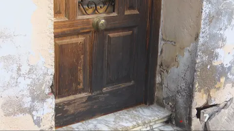Vivienda de la familia de Marta incendiada este pasado s&aacute;bado (foto: La 7)