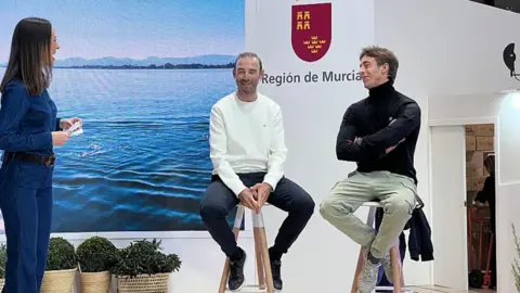 Alejandro Valverde y Pedro Acosta en su presentaci&oacute;n como embajadores de la Regi&oacute;n en Fitur