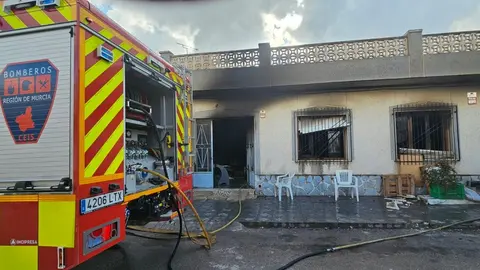Incendio en Rold&aacute;n (foto: 1-1-2)