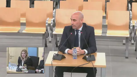 Luis Rubiales, expresidente de la RFEF, en la Audiencia Nacional (foto: La 7)