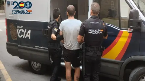 Detienen a dos hombres por robar una caravana en Murcia (foto: PN)
