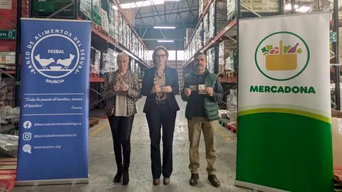 Entrega de TS al Banco de Alimentos del Segura (foto: Mercadona)