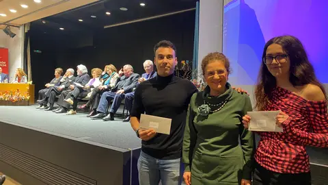 Fundaci&oacute;n Hefame entrega los premios a los mejores carteles de la Semana del Cerebro en Murcia (foto: Fundaci&oacute;n Hefame)