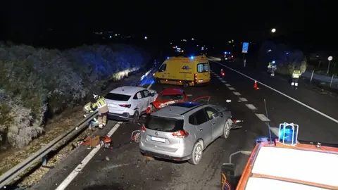 Tres personas fallecidas en un accidente de tr&aacute;fico ocurrido esta noche en la carretera RM-15