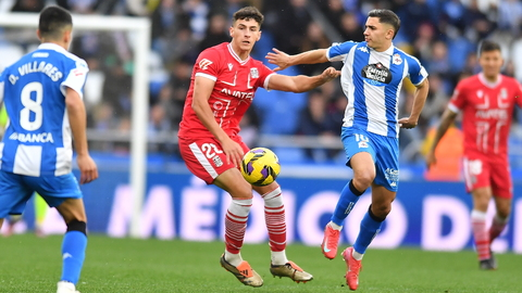 El Efes&eacute; empata 2-2 en Riazor