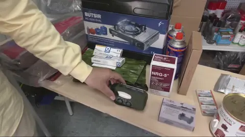 Kit supervivencia (foto: La 7)