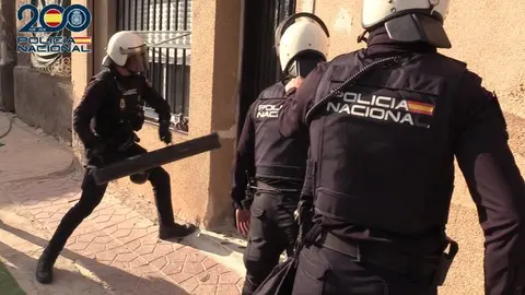 La Polic&iacute;a Nacional desmantela dos puntos de venta de drogas en las pedan&iacute;as murcianas de Aljucer y San Gin&eacute;s (foto: PN)