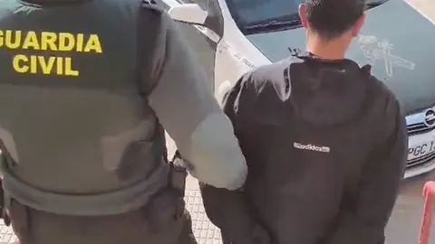 El detenido de 30 a&ntilde;os de edad cuenta con un abultado historial delictivo