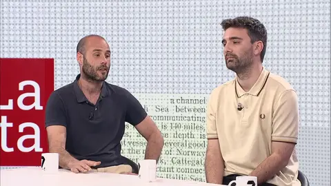 Dos de los integrantes de Al&oacute; Presidente en el plat&oacute; de La 7 Noticias (foto: La 7)