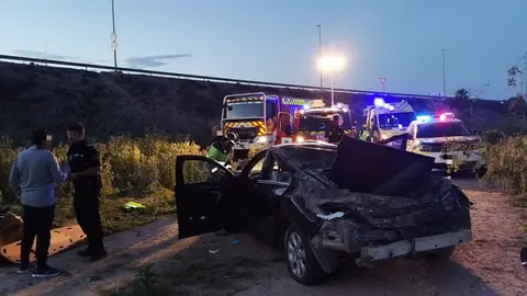 Cae un veh&iacute;culo desde un puente en San Pedro del Pinatar (foto: 112)