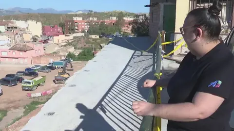 Una familia vuelve a la casa que tuvieron que abandonar por las intensas lluvias en Lorca (foto: La 7)