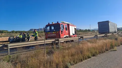Lugar en donde se ha producido el accidente que se ha saldado con una persona fallecida en la N-344 a la altura de Hell&iacute;n y Jumilla centro (foto: La 7)