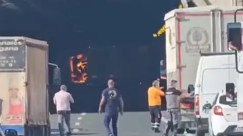 Accidente en el t&uacute;nel de Campoamor (foto: La 7)