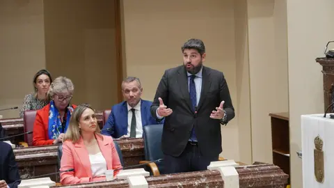El presidente de la Regi&oacute;n de Murcia, Fernando L&oacute;pez Miras, en la Asamblea Regional